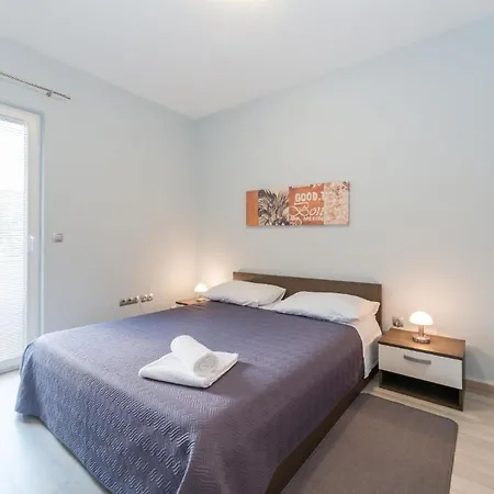 Luxus Maestral Apartament
